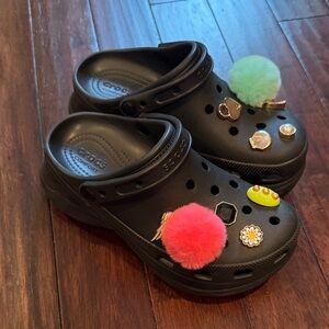 Classic Bar Crocs in Black - W 7 (comes with jibbitz charms!)